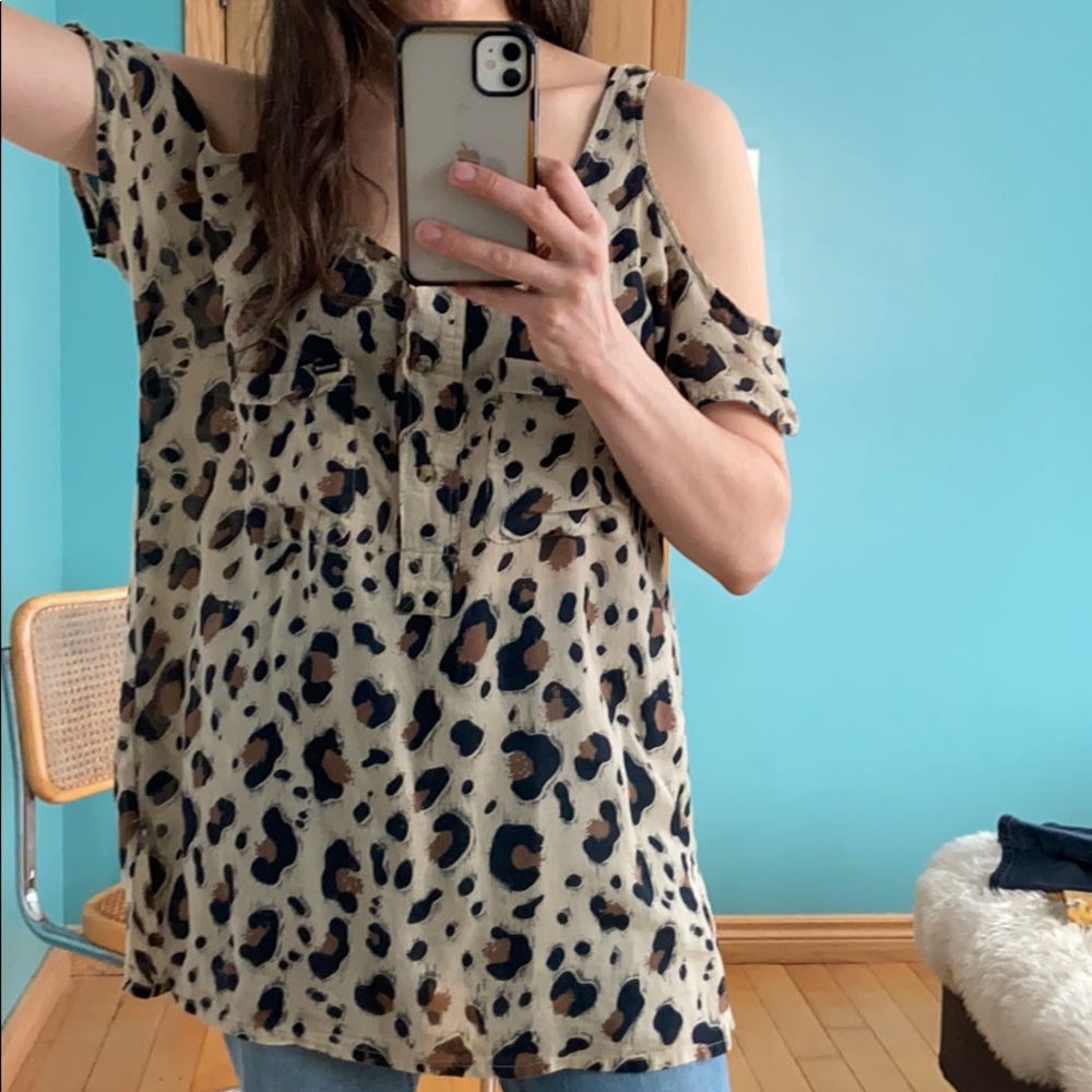Hurley léopard print blouses